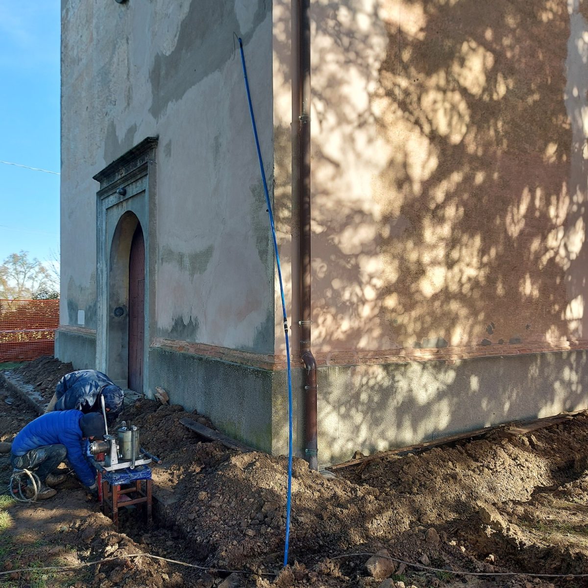 crepe nei muri di una chiesa. come consolidare la struttura